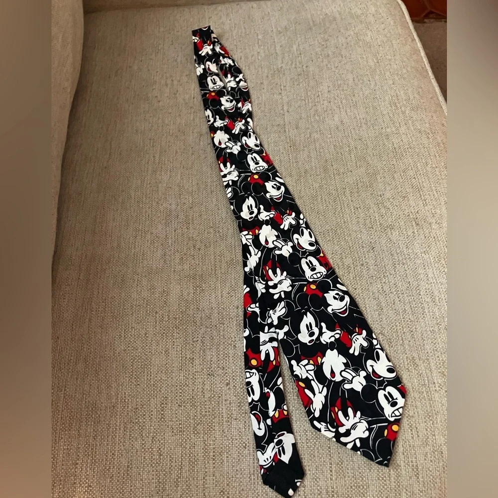 Mickey Mouse silk tie